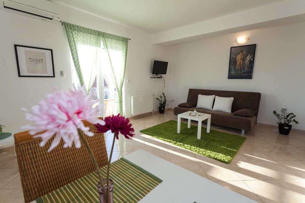 Apartments Lara & Luka Zadar Pokoj fotografie