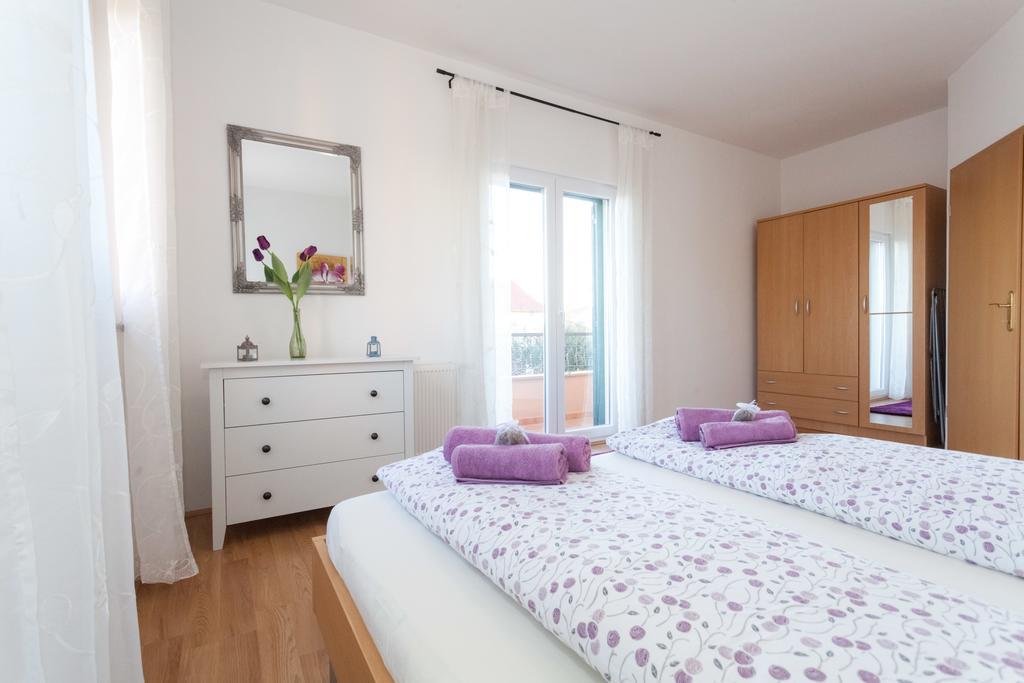 Apartments Lara & Luka Zadar Pokoj fotografie